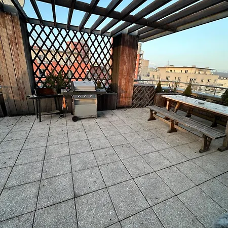 Apartment Prostorny Stresni Byt S Terasou